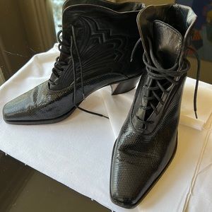 Vintage VIA SPIGA black Italian made western style “butterfly’s” boot Size 8